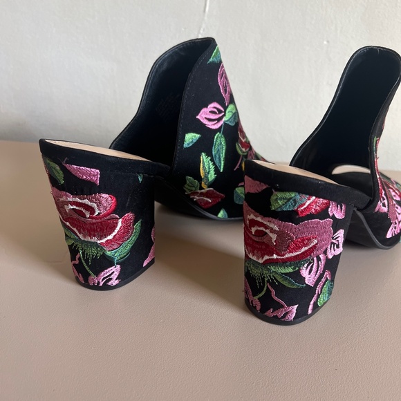 Floral Embroidered Womens Slip On Heel - Picture 8 of 15